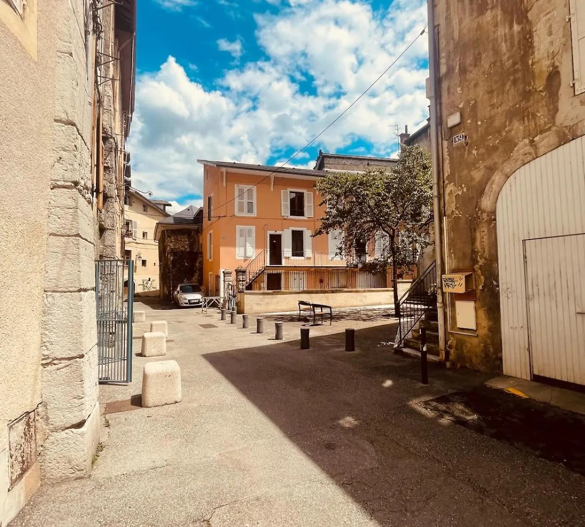 La Cachette Du Prince Parking Included シャンベリ フランス